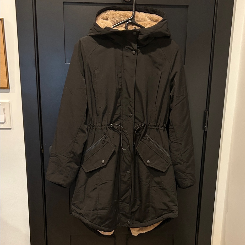 Orolay Women's Black Parka Coat With Faux Fur Hood, Size Medium